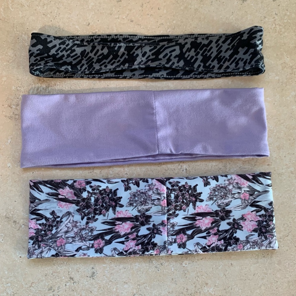 Nike headband, lot of 3.  Barely used, perfect condition. - Picture 2 of 2
